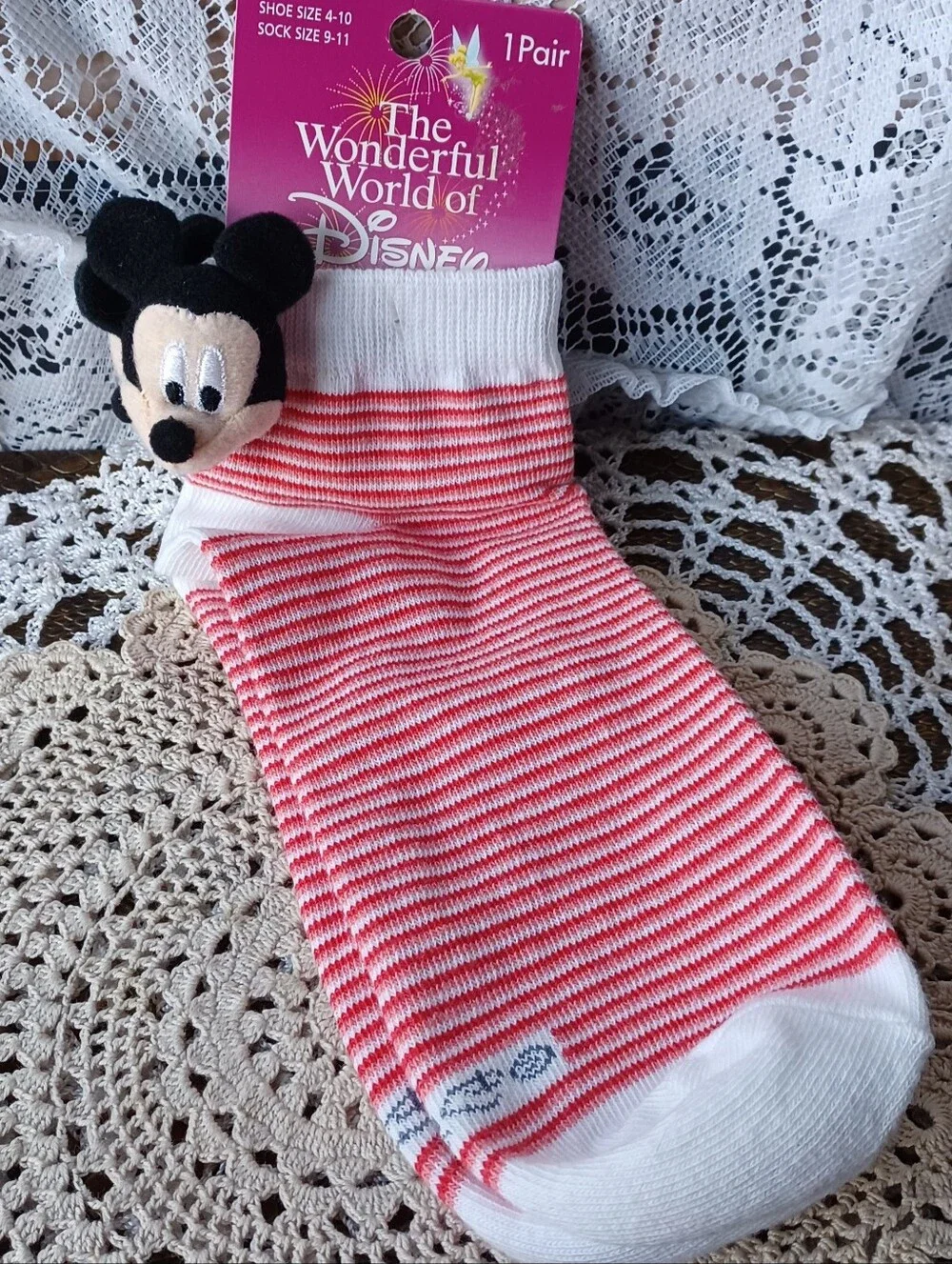 NEW VTG THE WONDERFUL WORLD OF DISNEY 1 PR WOMENS 3D MICKEY SOCKS SHOE SIZE 4-10